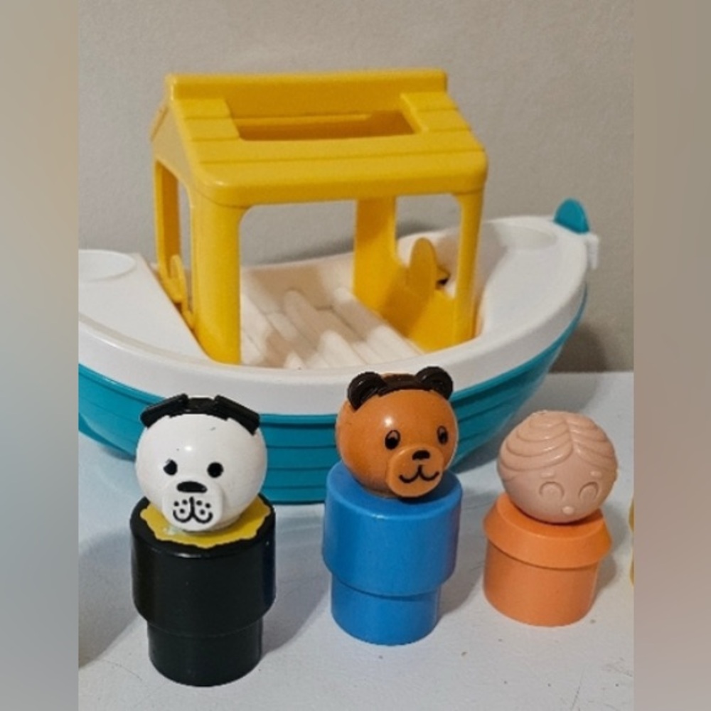 FISHER-PRICE - Vintage Jumbo Boat and Colourful Animal Boat Playset/Bath Toys